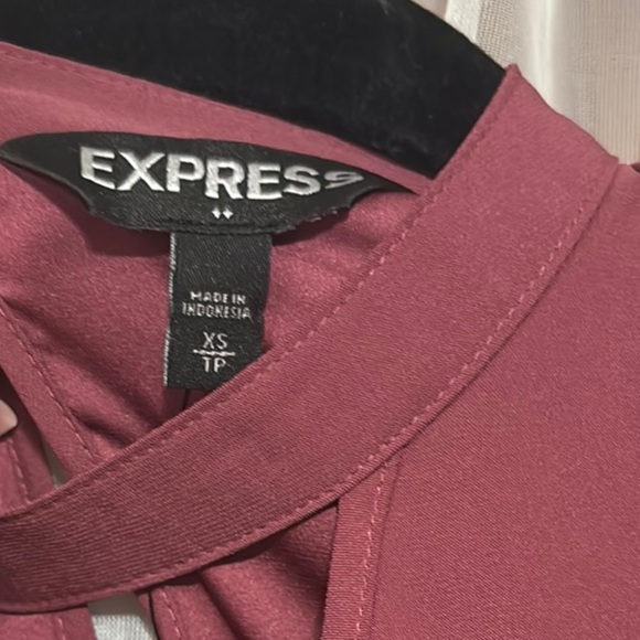 Express Red Pleated Cap Sleeve Blouse with Mandarin Collar - Picture 2 of 8